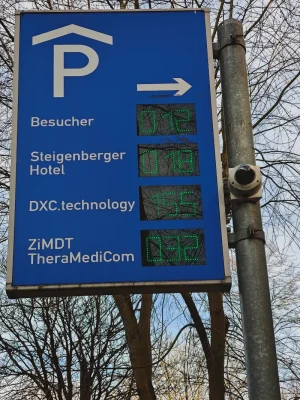 Digitales Parkleitsystem Berswordtstraße Dortmund mit Anzeige freier Parkplätze für TheraMediCom und ZiMDT